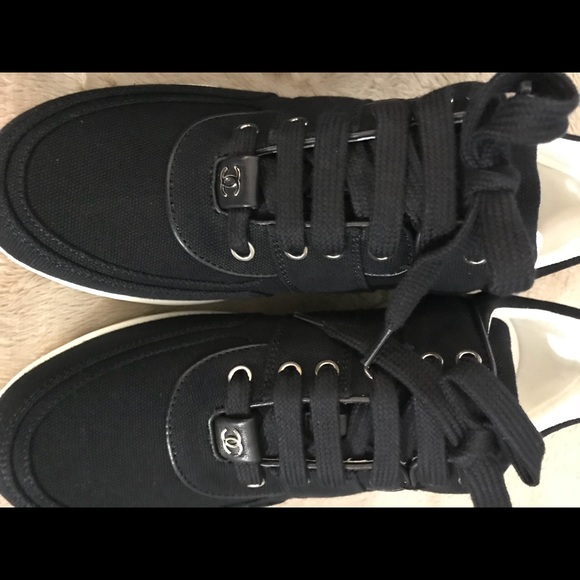 New in box Chanel 17c sneakers, size 9. Never worn - Picture 8 of 8